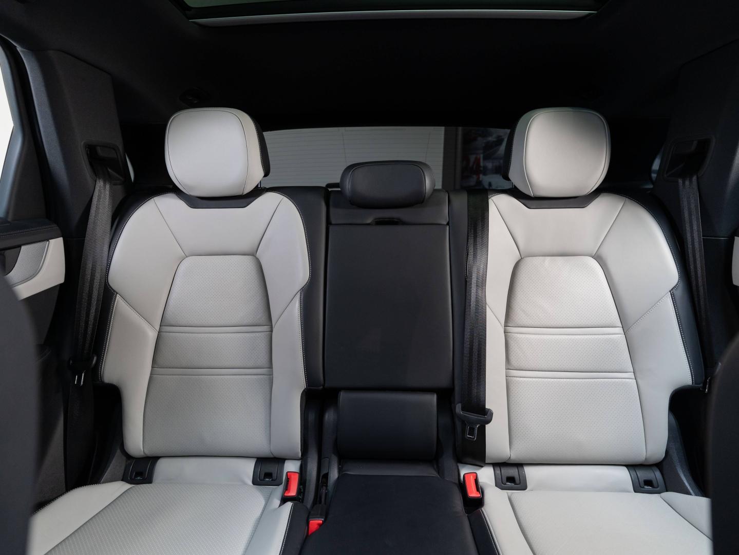 Voitures occasions PORSCHE CAYENNE S E-Hybrid Champagne-au-Mont-d'Or
