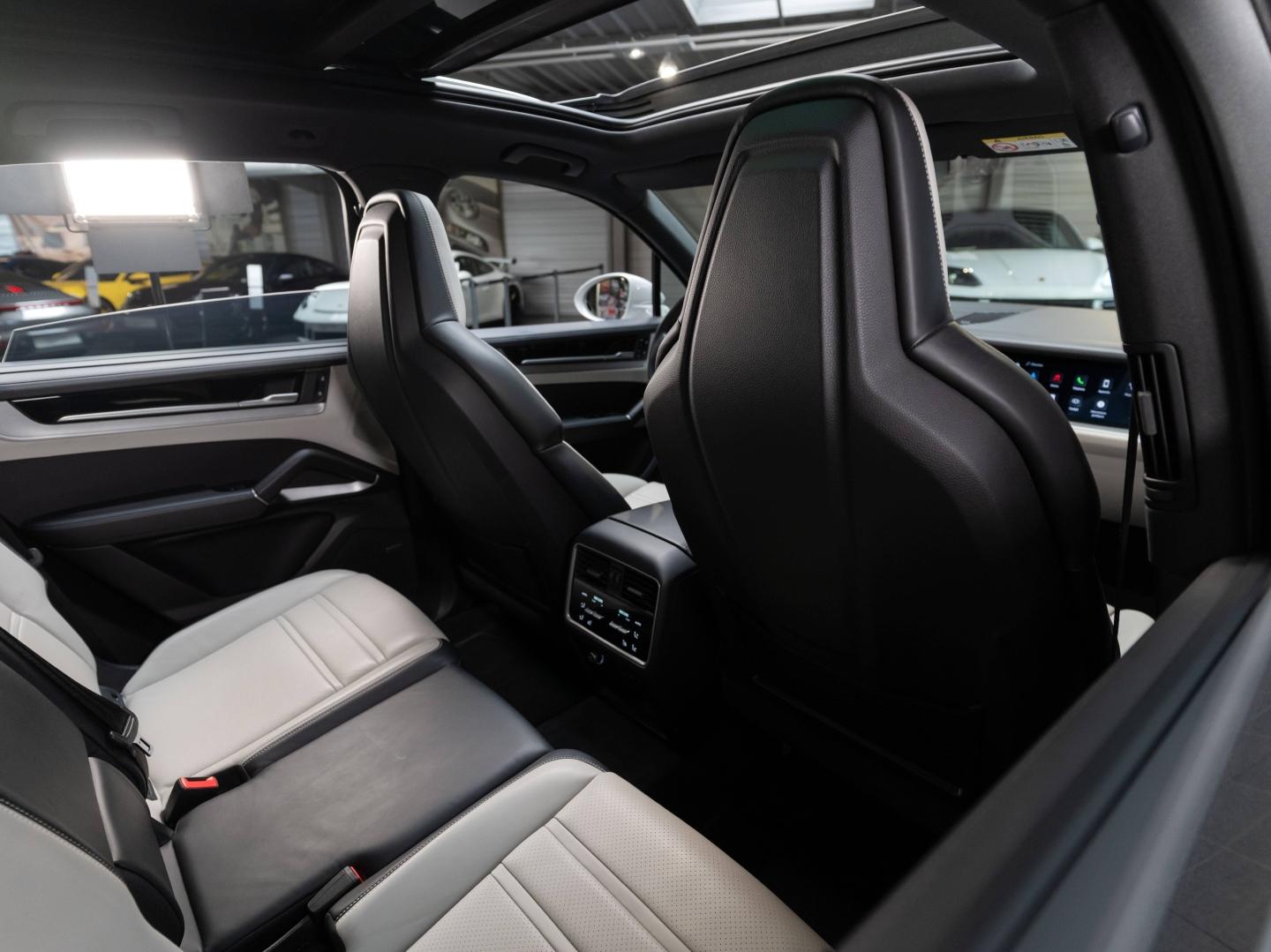 Voitures occasions PORSCHE CAYENNE S E-Hybrid Champagne-au-Mont-d'Or
