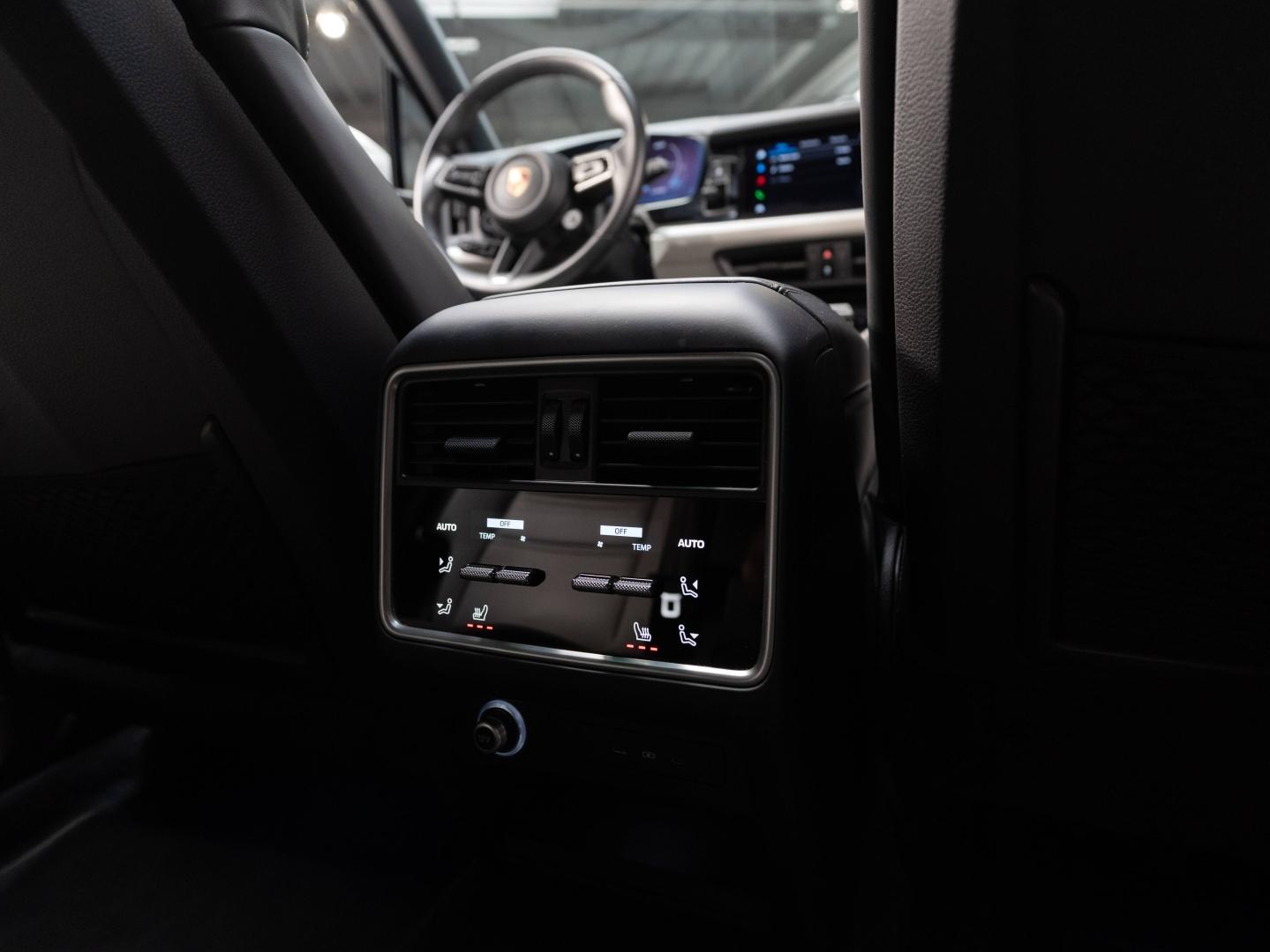 Voitures occasions PORSCHE CAYENNE S E-Hybrid Champagne-au-Mont-d'Or