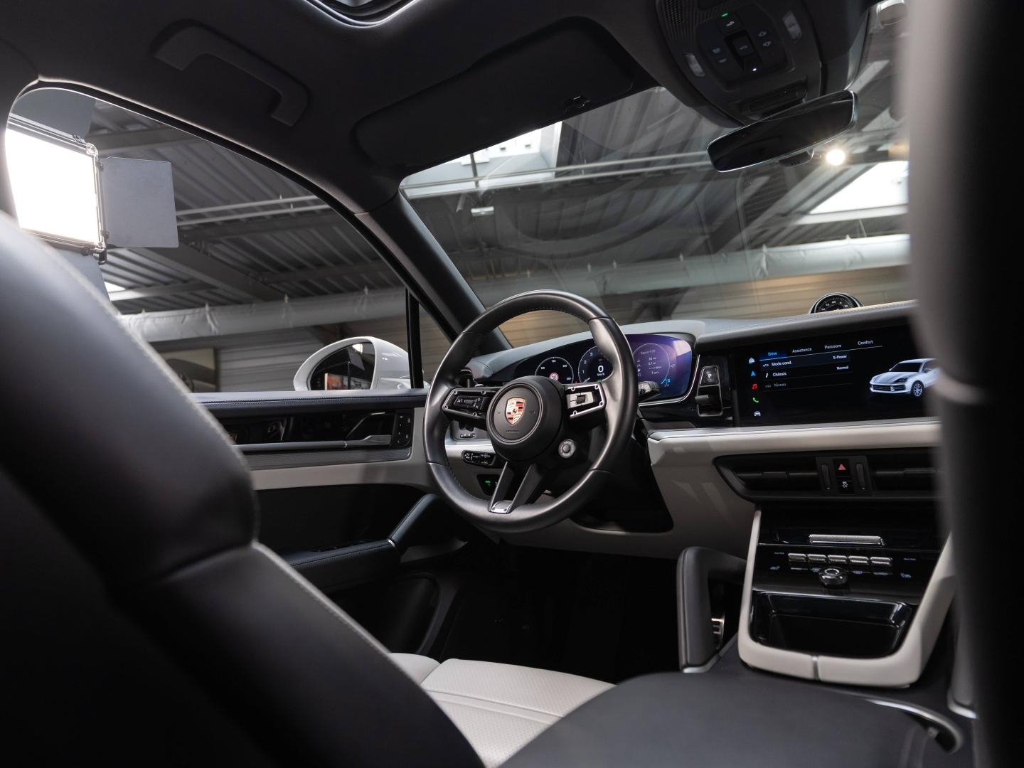 Voitures occasions PORSCHE CAYENNE S E-Hybrid Champagne-au-Mont-d'Or