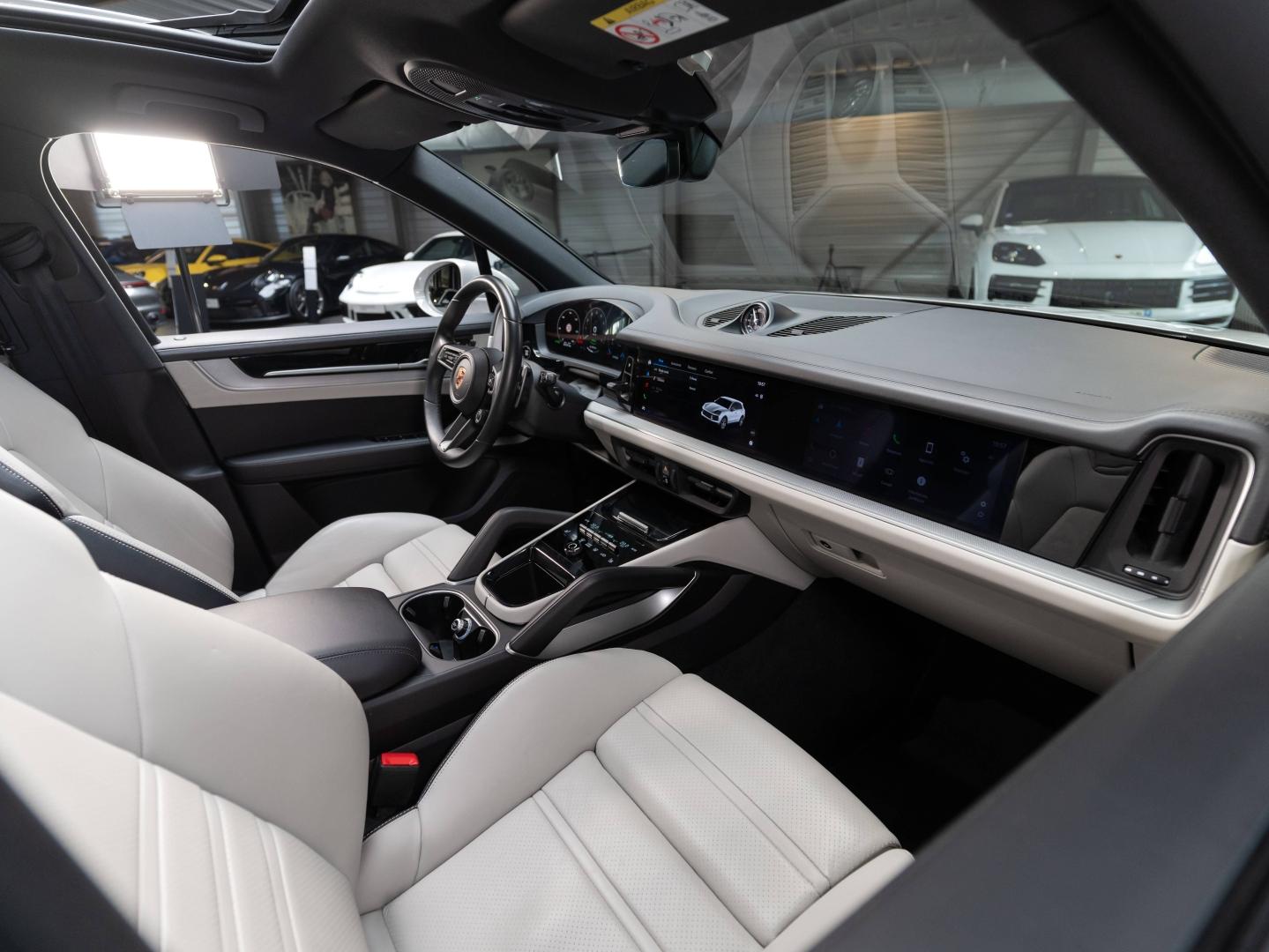Voitures occasions PORSCHE CAYENNE S E-Hybrid Champagne-au-Mont-d'Or
