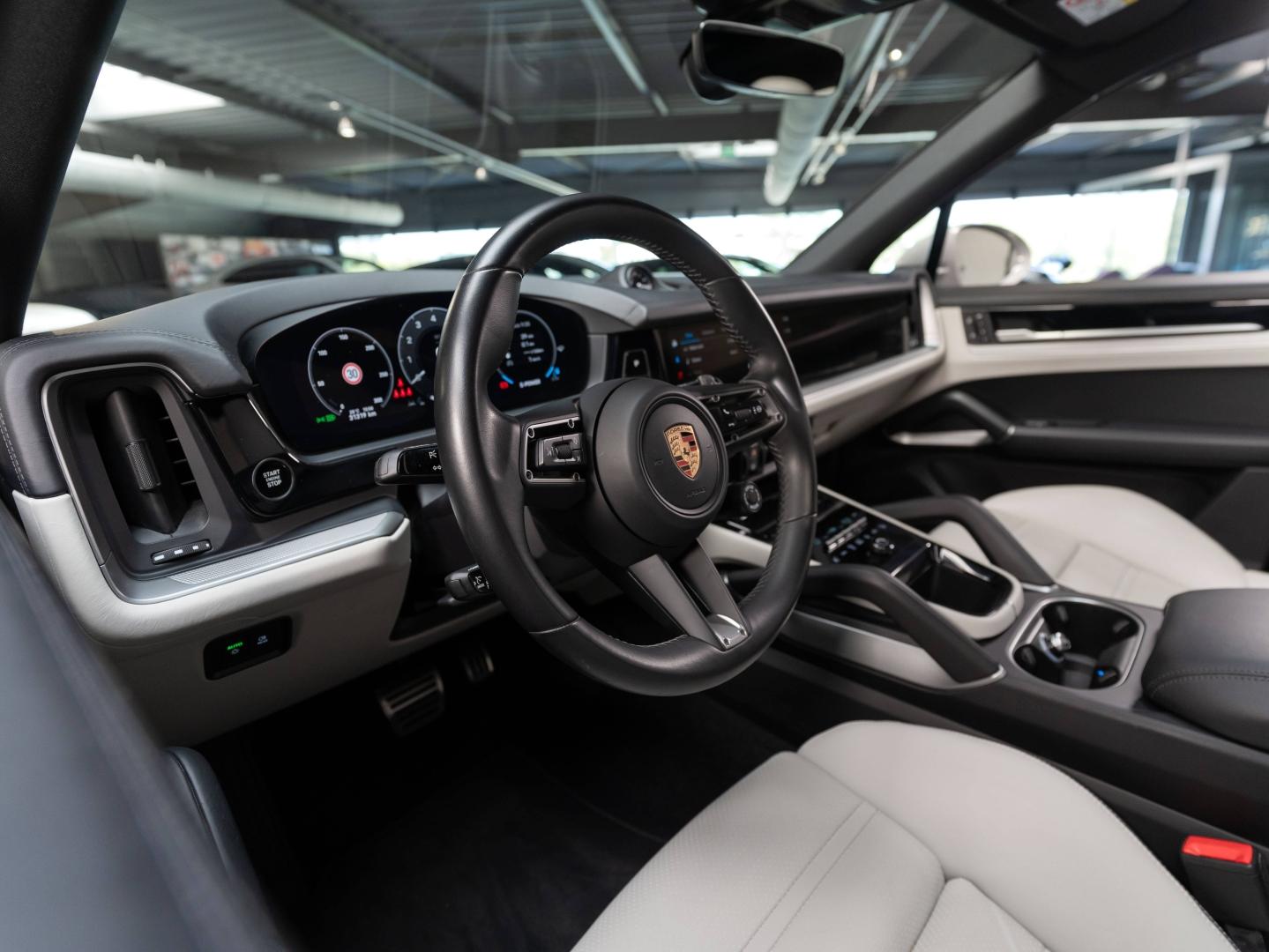 Voitures occasions PORSCHE CAYENNE S E-Hybrid Champagne-au-Mont-d'Or