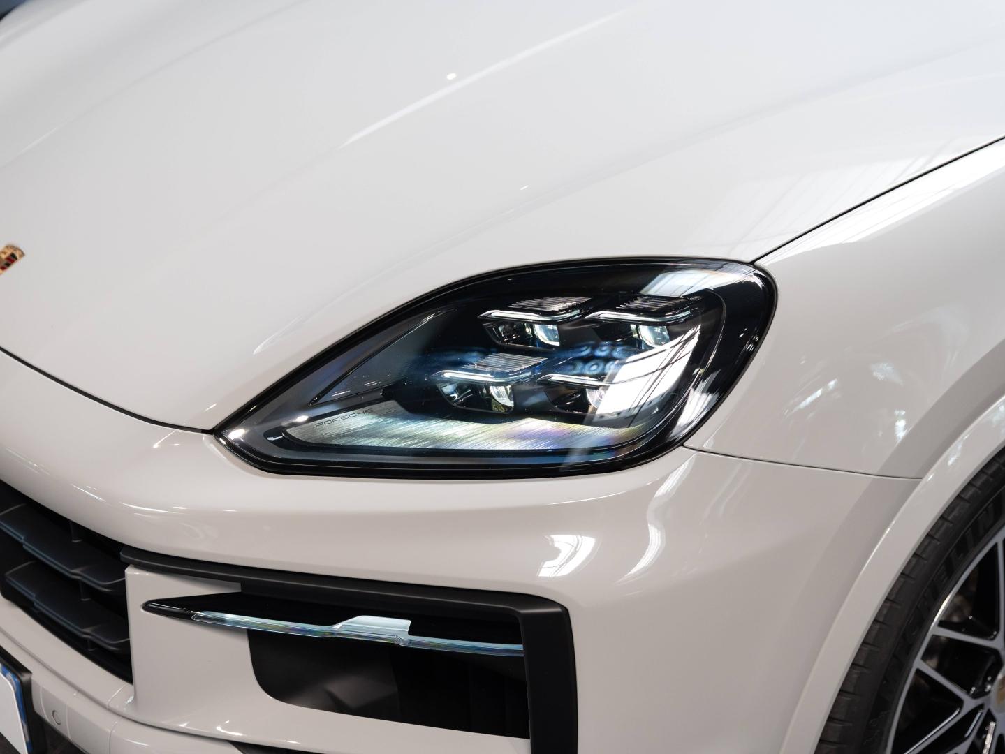 Voitures occasions PORSCHE CAYENNE S E-Hybrid Champagne-au-Mont-d'Or