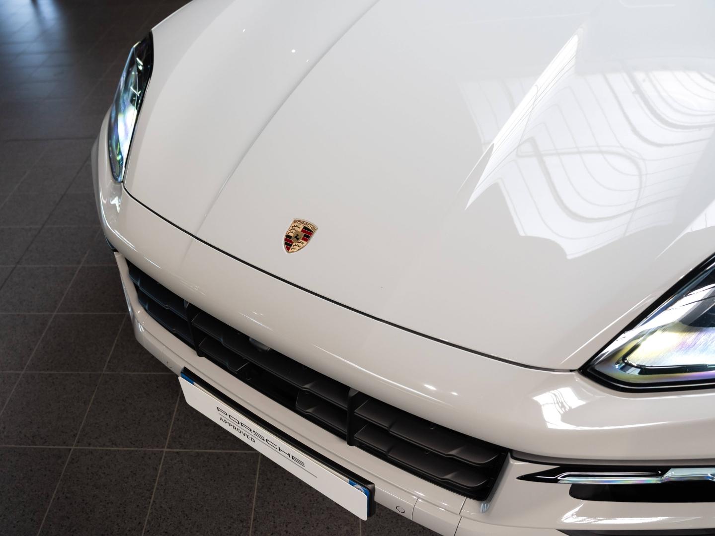Voitures occasions PORSCHE CAYENNE S E-Hybrid Champagne-au-Mont-d'Or