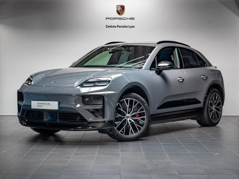 PORSCHE MACAN