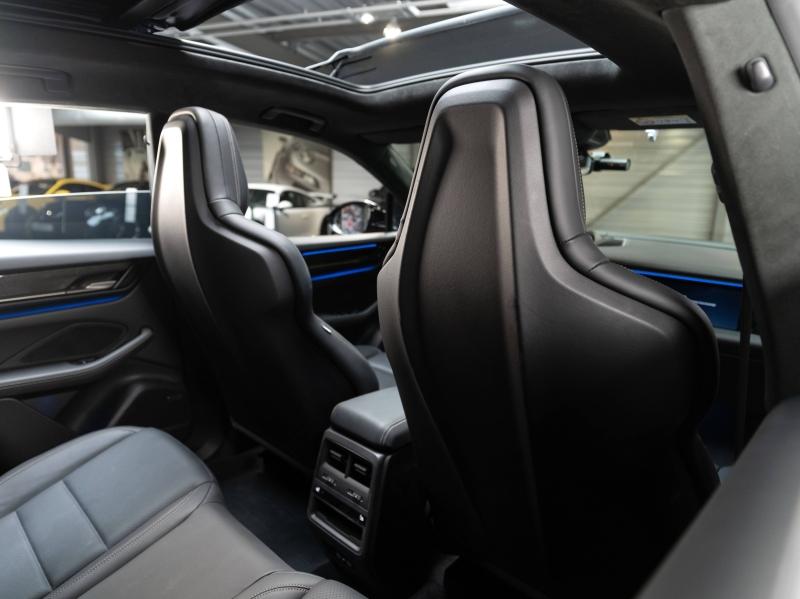 Voitures occasions PORSCHE MACAN Turbo Champagne-au-Mont-d'Or