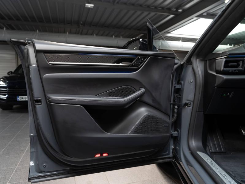 Voitures occasions PORSCHE MACAN Turbo Champagne-au-Mont-d'Or