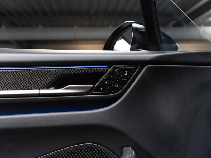 Voitures occasions PORSCHE MACAN Turbo Champagne-au-Mont-d'Or