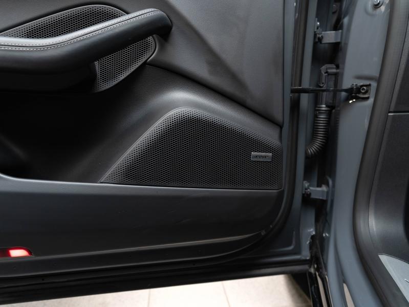 Voitures occasions PORSCHE MACAN Turbo Champagne-au-Mont-d'Or