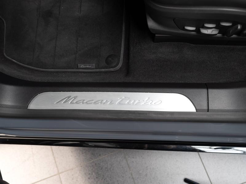 Voitures occasions PORSCHE MACAN Turbo Champagne-au-Mont-d'Or