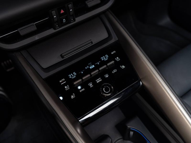 Voitures occasions PORSCHE MACAN Turbo Champagne-au-Mont-d'Or