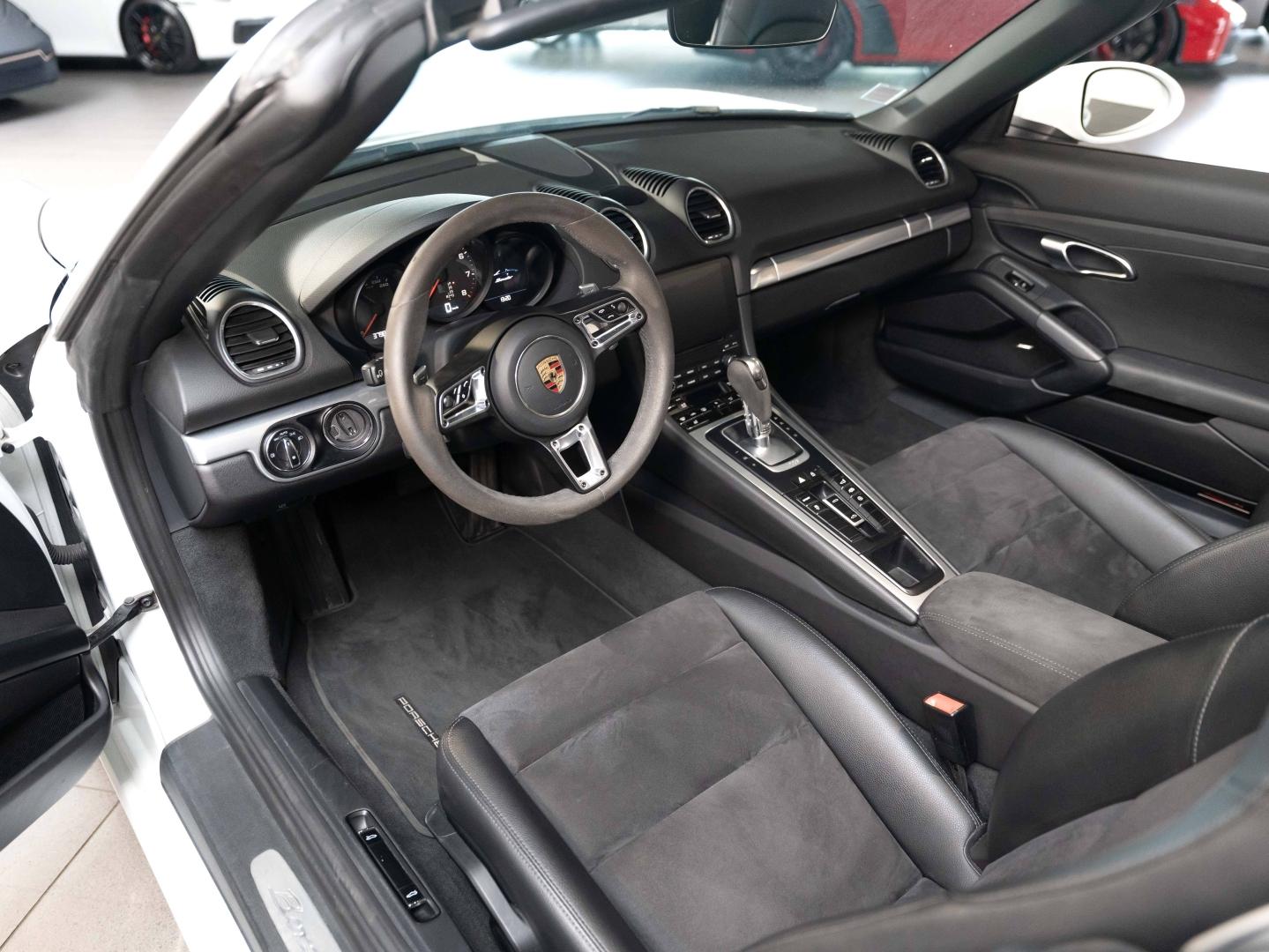 Voitures occasions PORSCHE 718 Boxster Base Champagne-au-Mont-d'Or