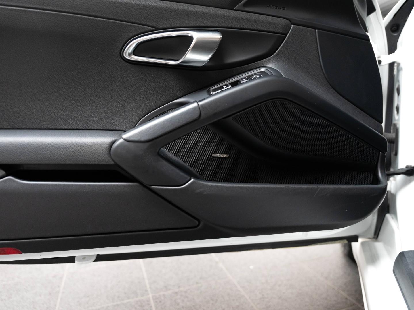 Voitures occasions PORSCHE 718 Boxster Base Champagne-au-Mont-d'Or