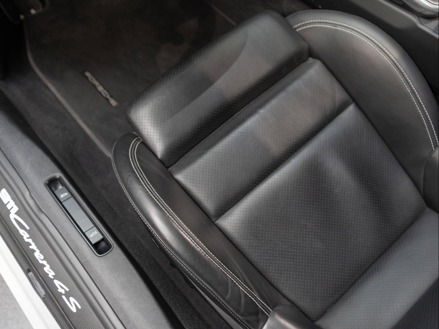 Voitures occasions PORSCHE 911 Coupe Carrera 4S Champagne-au-Mont-d'Or