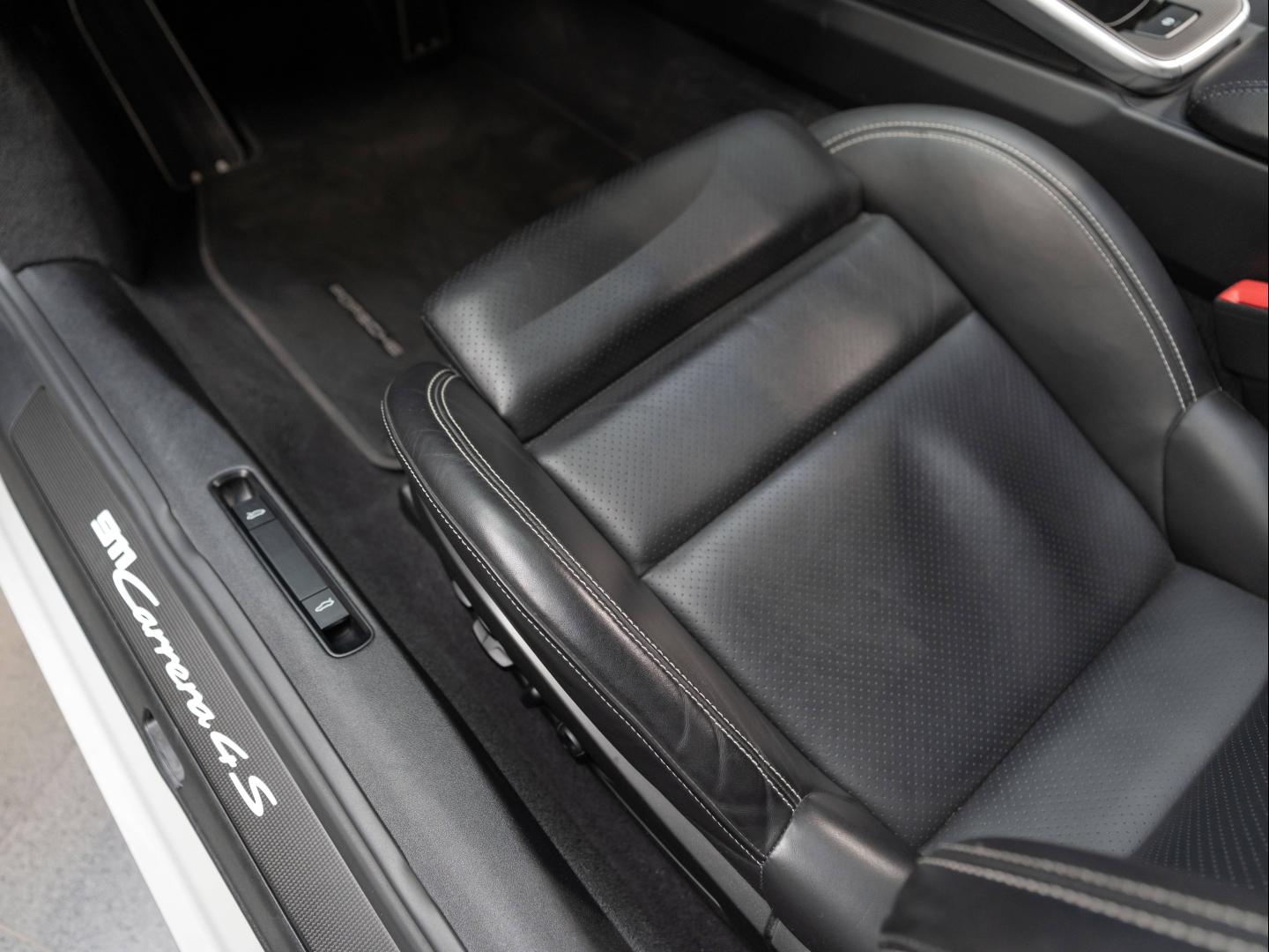 Voitures occasions PORSCHE 911 Coupe Carrera 4S Champagne-au-Mont-d'Or