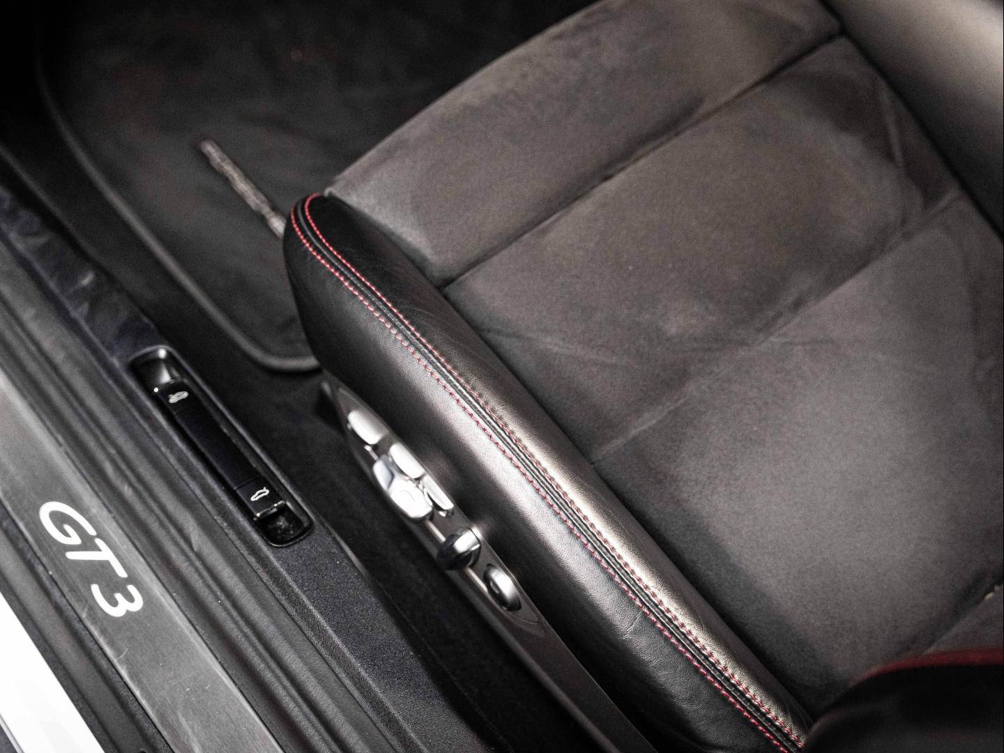 Voitures occasions PORSCHE 911 Coupe GT3 Champagne-au-Mont-d'Or