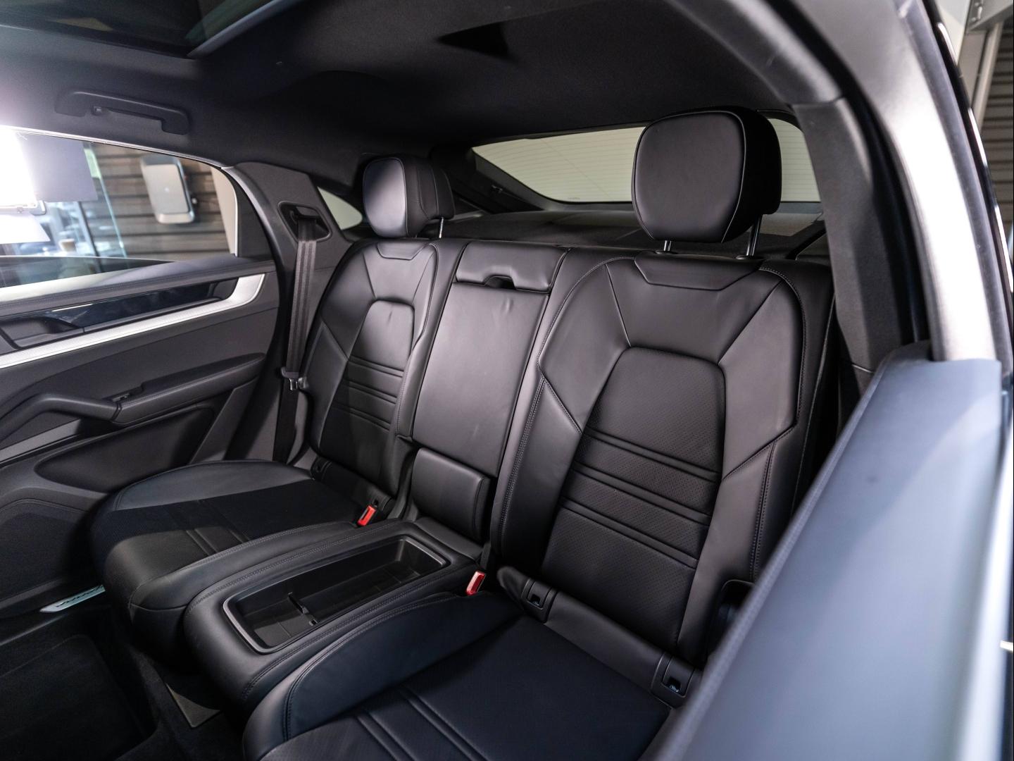 Voitures occasions PORSCHE Cayenne Coupe E-Hybrid Champagne-au-Mont-d'Or