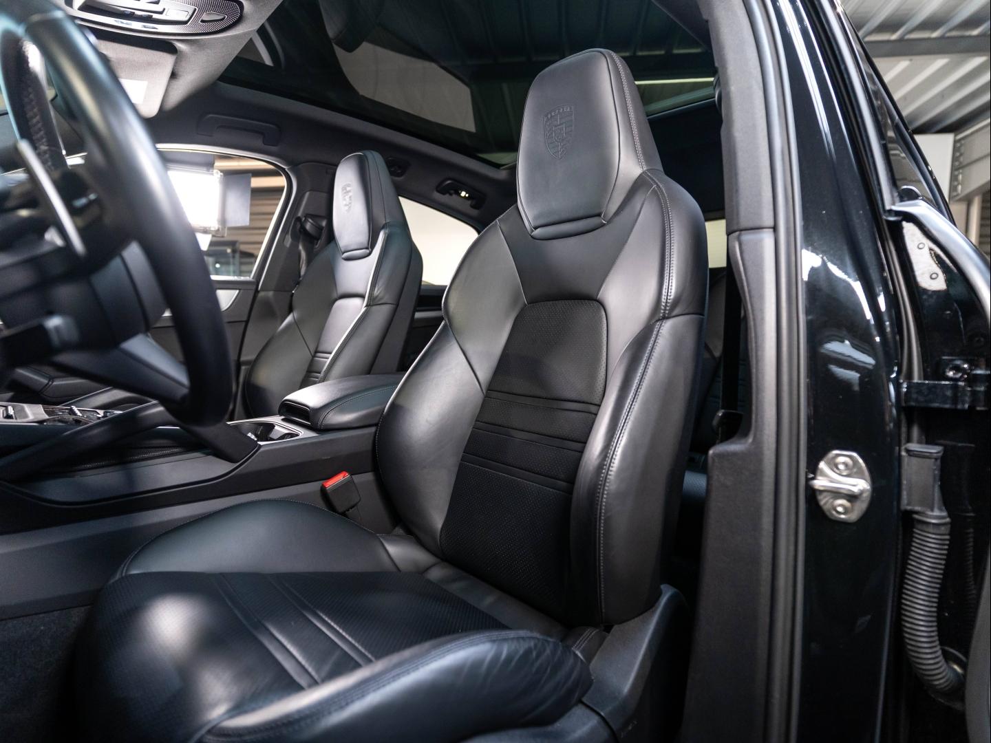 Voitures occasions PORSCHE Cayenne Coupe E-Hybrid Champagne-au-Mont-d'Or