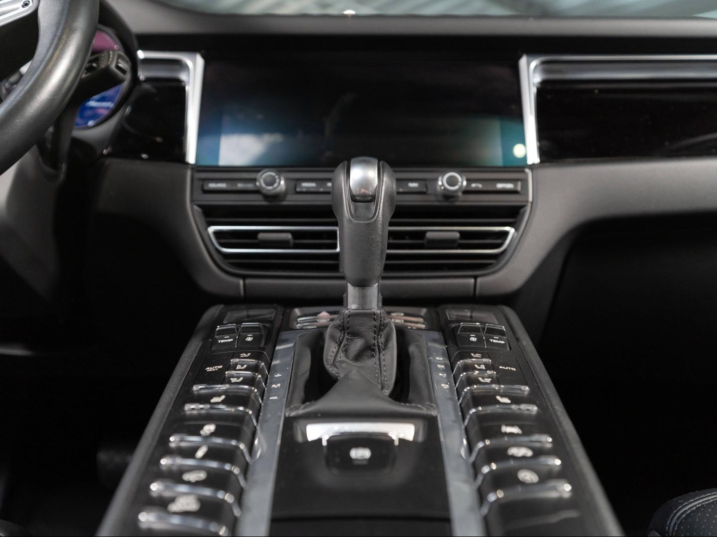 Voitures occasions PORSCHE MACAN S Champagne-au-Mont-d'Or
