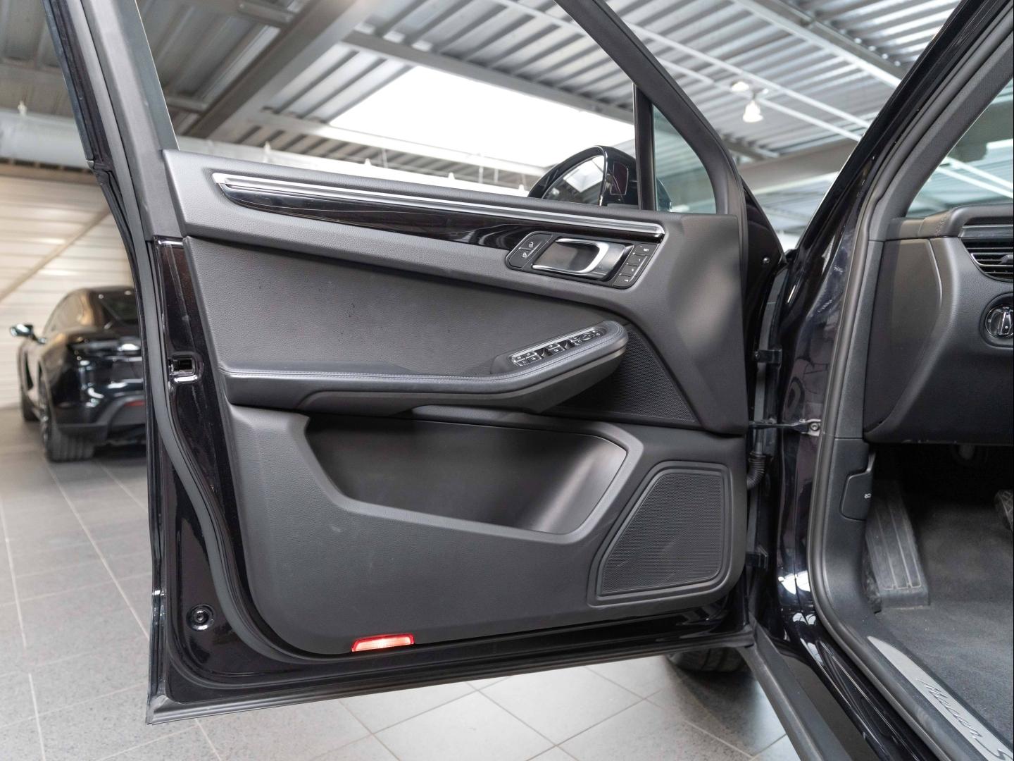 Voitures occasions PORSCHE MACAN S Champagne-au-Mont-d'Or