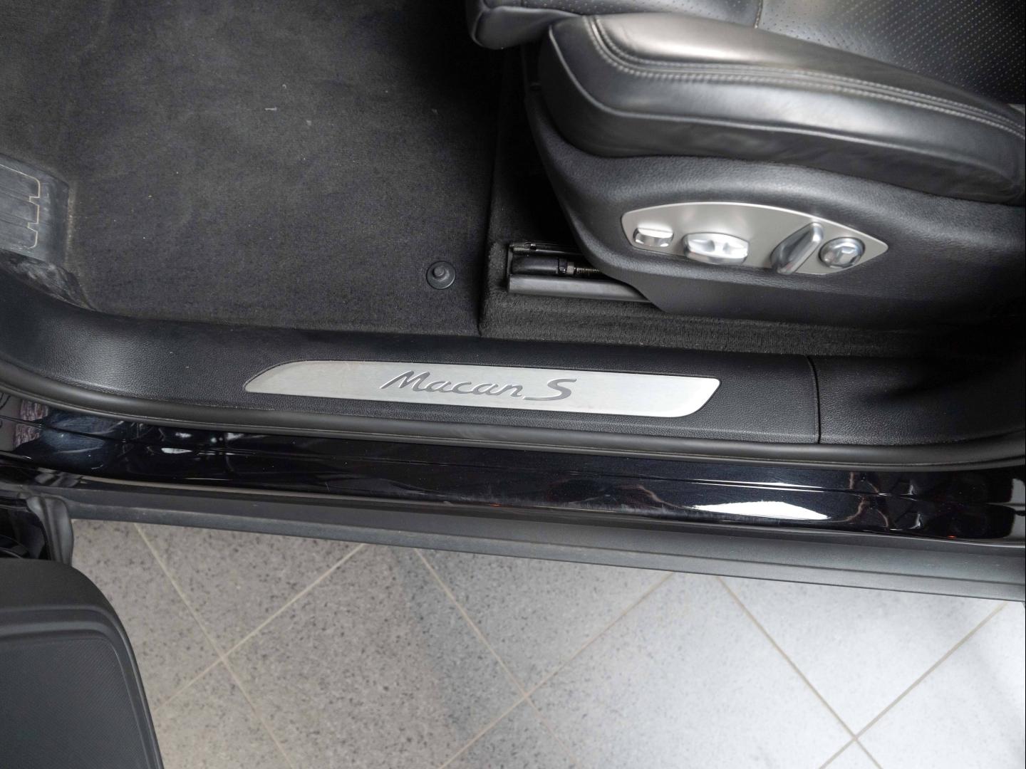 Voitures occasions PORSCHE MACAN S Champagne-au-Mont-d'Or