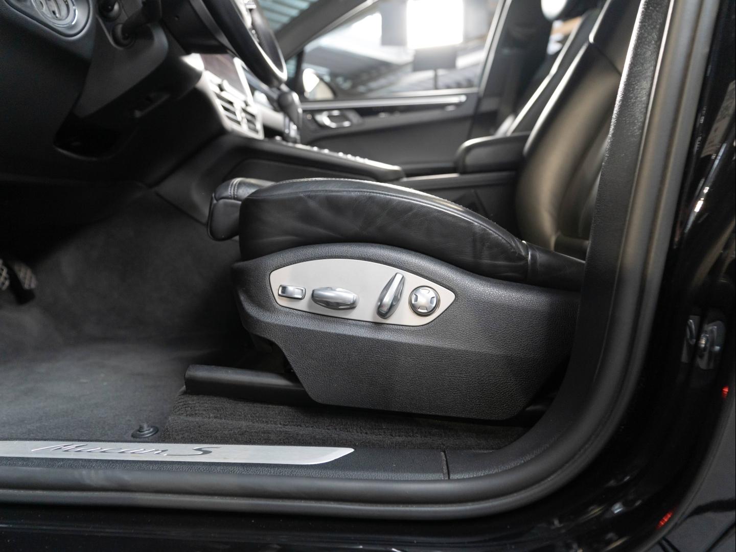 Voitures occasions PORSCHE MACAN S Champagne-au-Mont-d'Or