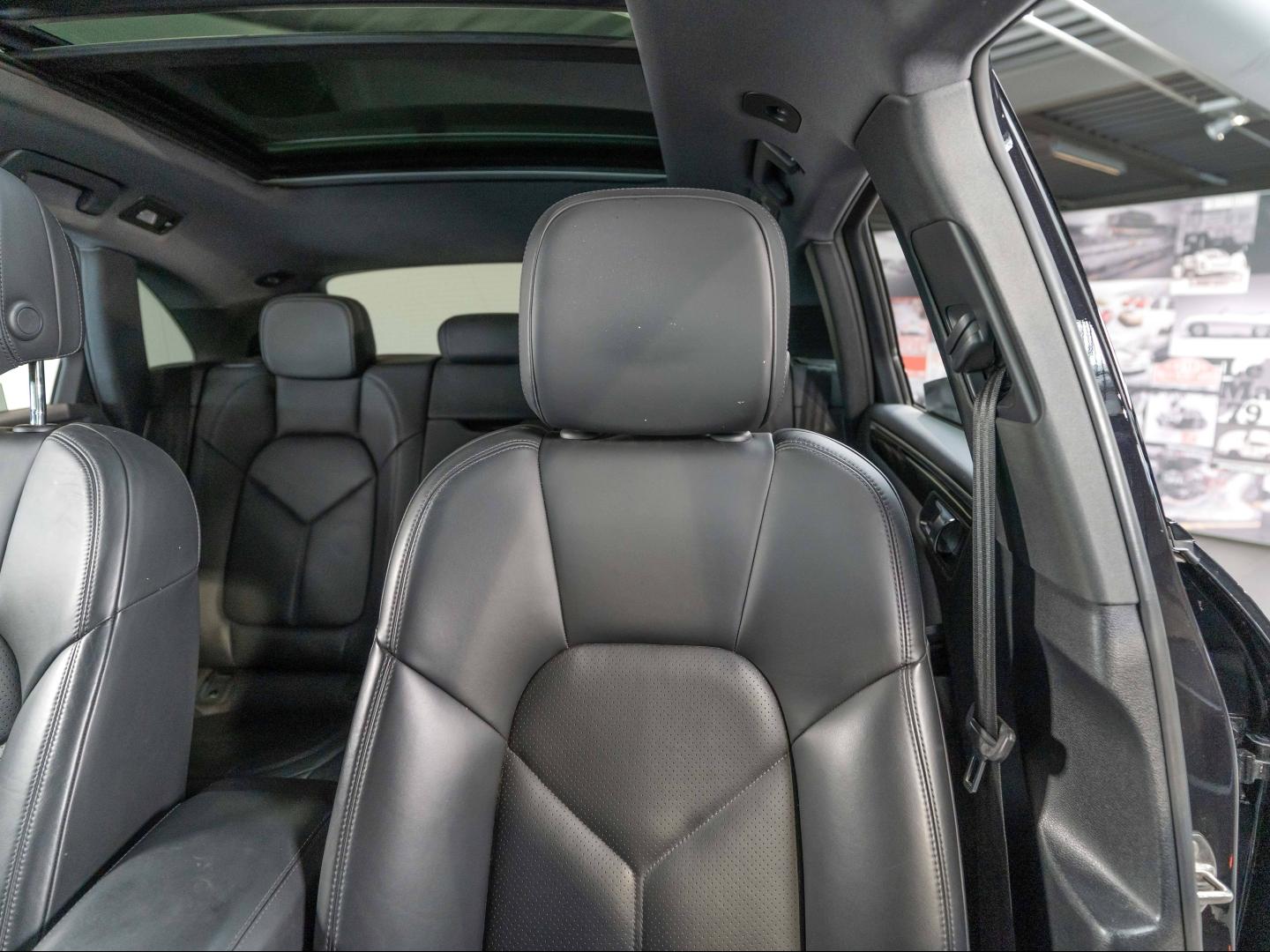 Voitures occasions PORSCHE MACAN S Champagne-au-Mont-d'Or