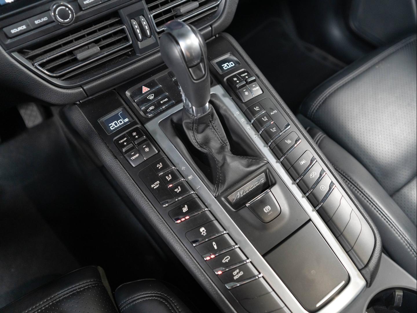 Voitures occasions PORSCHE MACAN S Champagne-au-Mont-d'Or