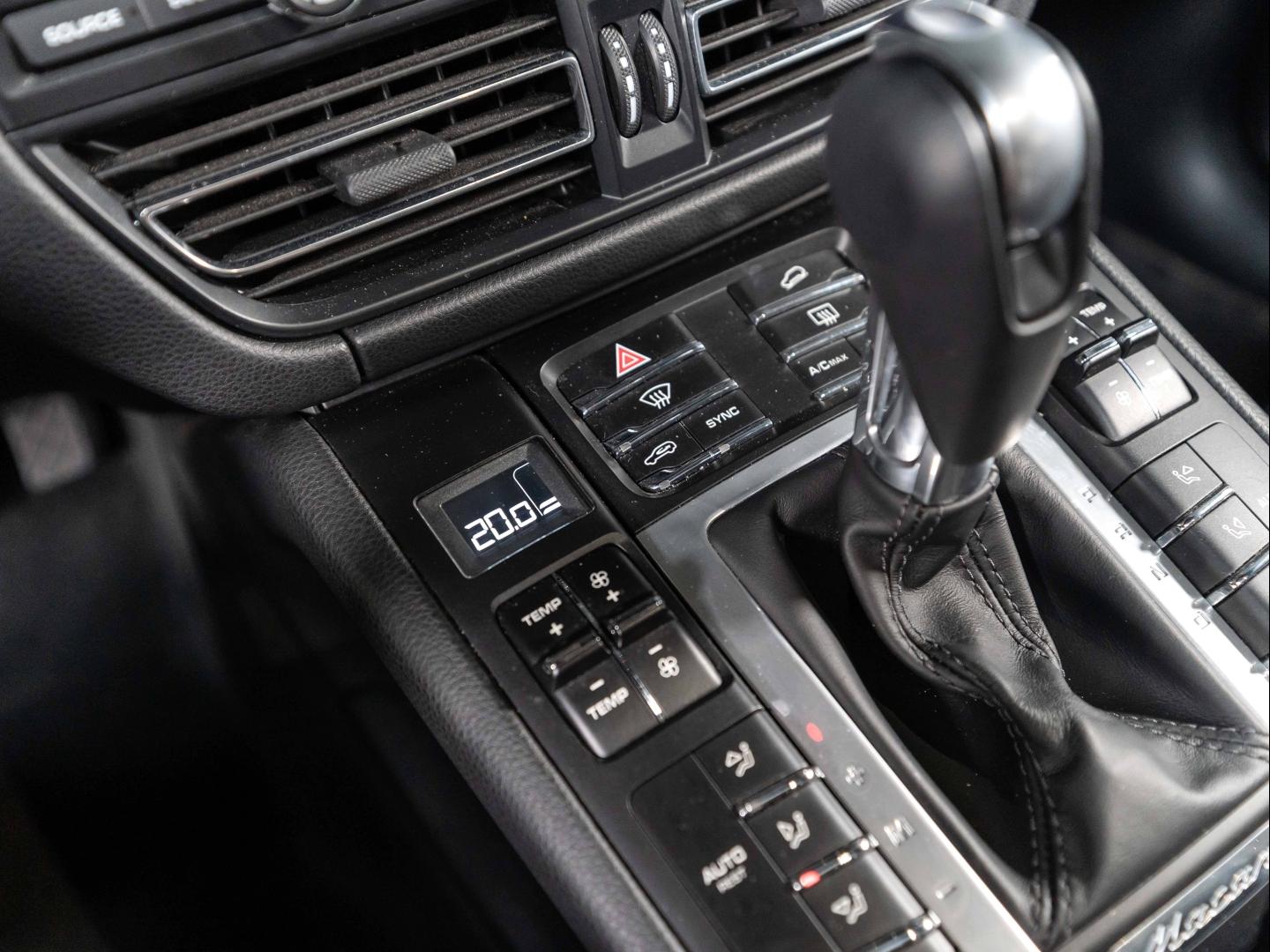 Voitures occasions PORSCHE MACAN S Champagne-au-Mont-d'Or