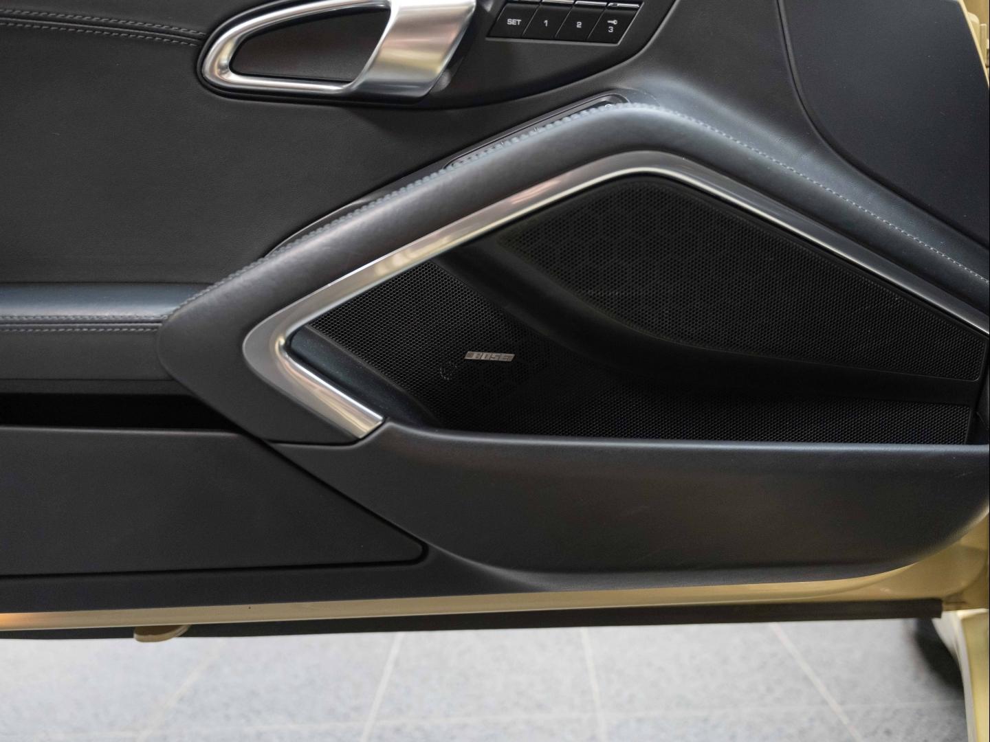 Voitures occasions PORSCHE 911 Coupe Carrera S Champagne-au-Mont-d'Or
