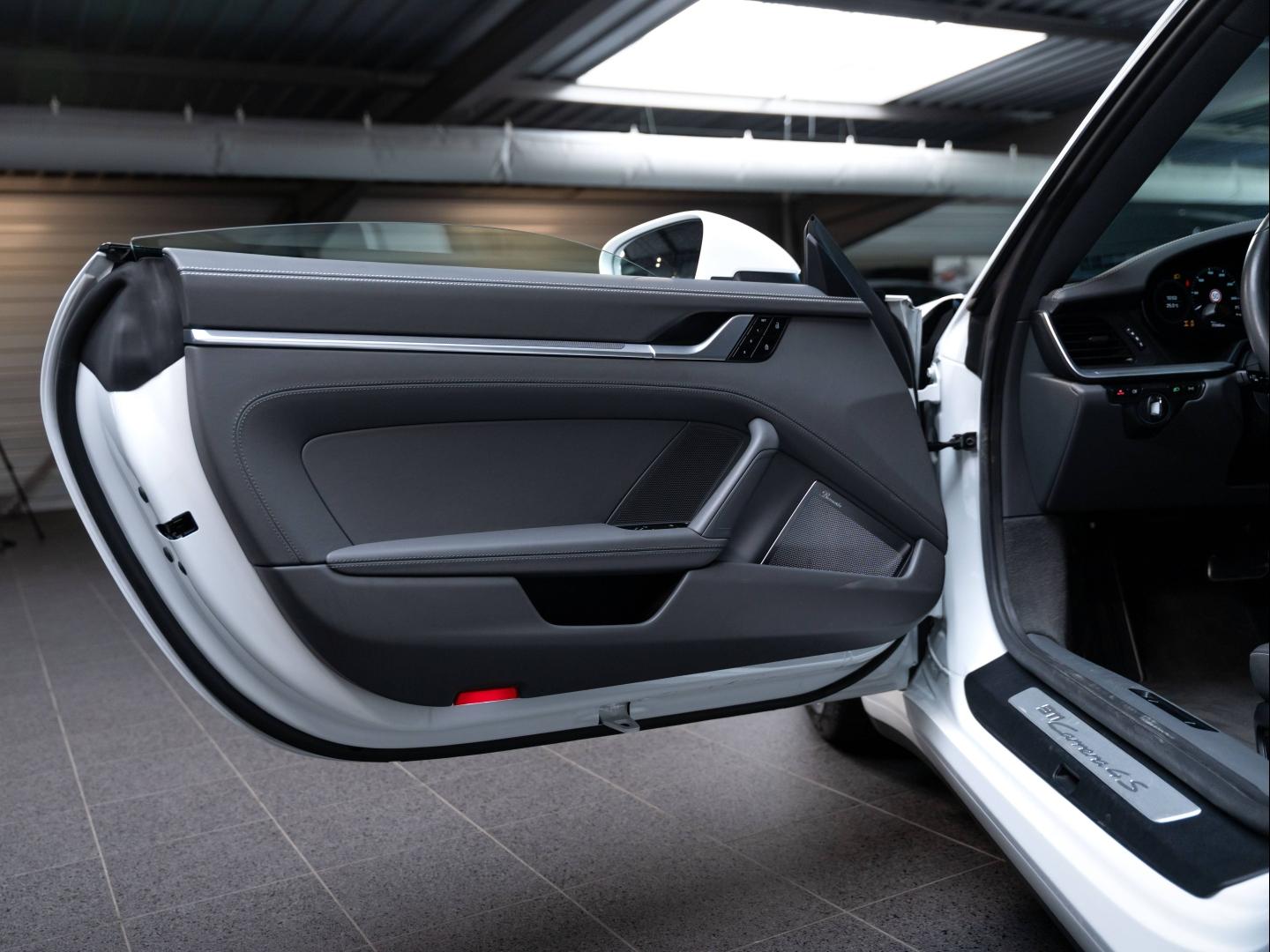 Voitures occasions PORSCHE 911 Coupe Carrera 4S Champagne-au-Mont-d'Or