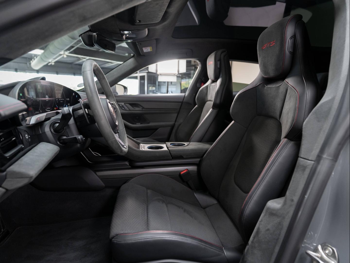 Voitures occasions PORSCHE Taycan Sport Turismo GTS Champagne-au-Mont-d'Or
