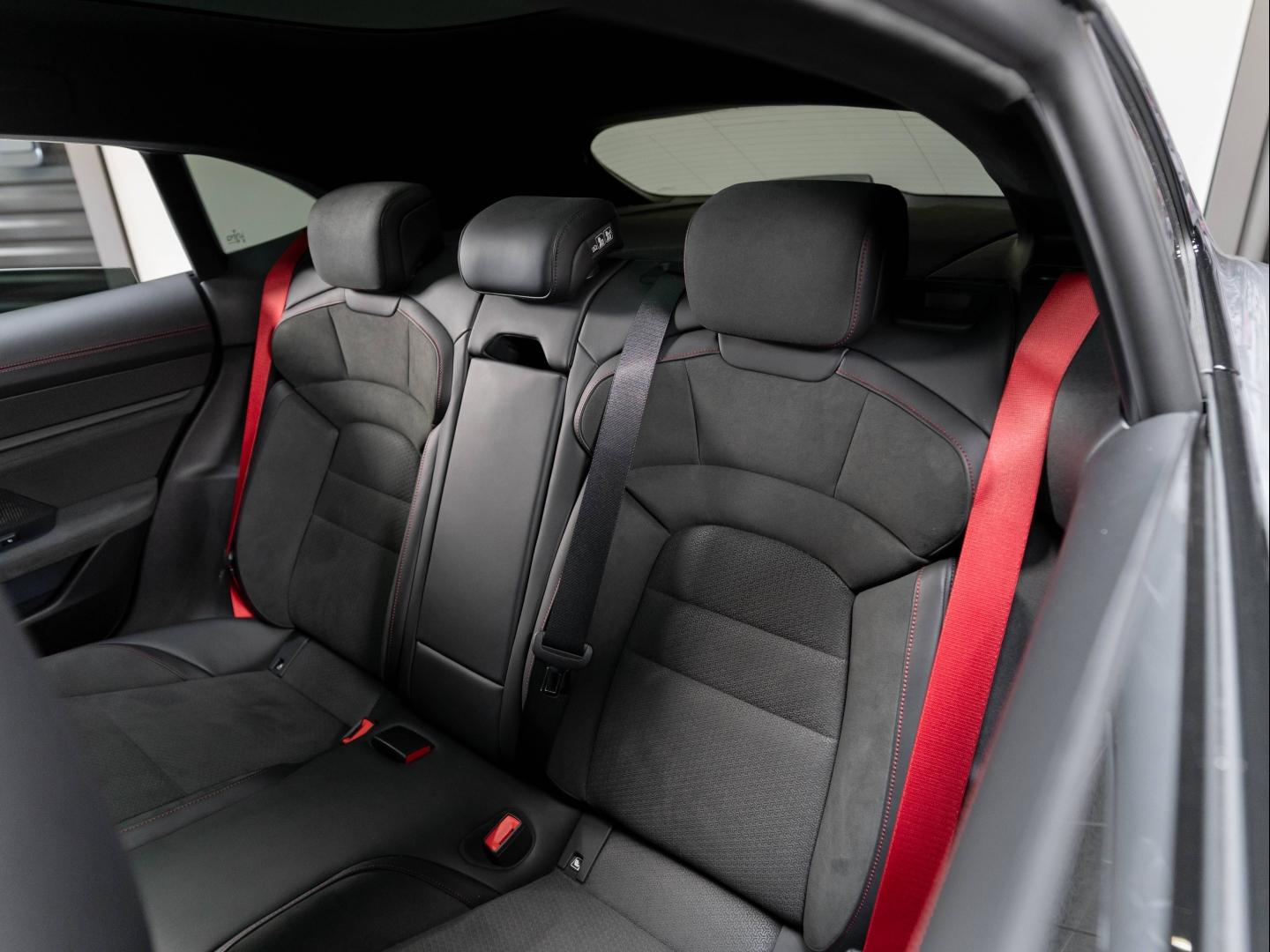 Voitures occasions PORSCHE Taycan Sport Turismo GTS Champagne-au-Mont-d'Or