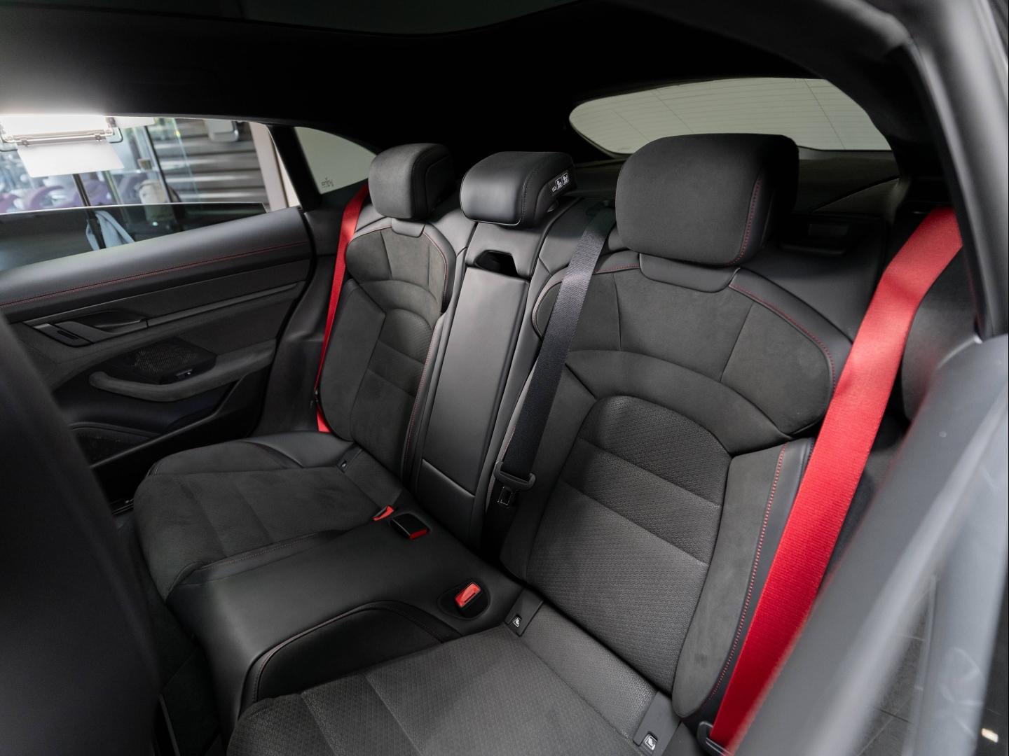 Voitures occasions PORSCHE Taycan Sport Turismo GTS Champagne-au-Mont-d'Or