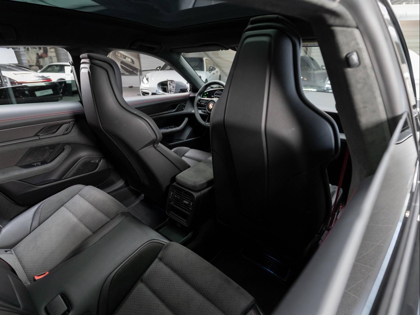 Voitures occasions PORSCHE Taycan Sport Turismo GTS Champagne-au-Mont-d'Or