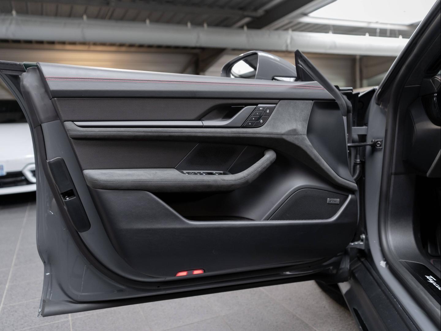 Voitures occasions PORSCHE Taycan Sport Turismo GTS Champagne-au-Mont-d'Or