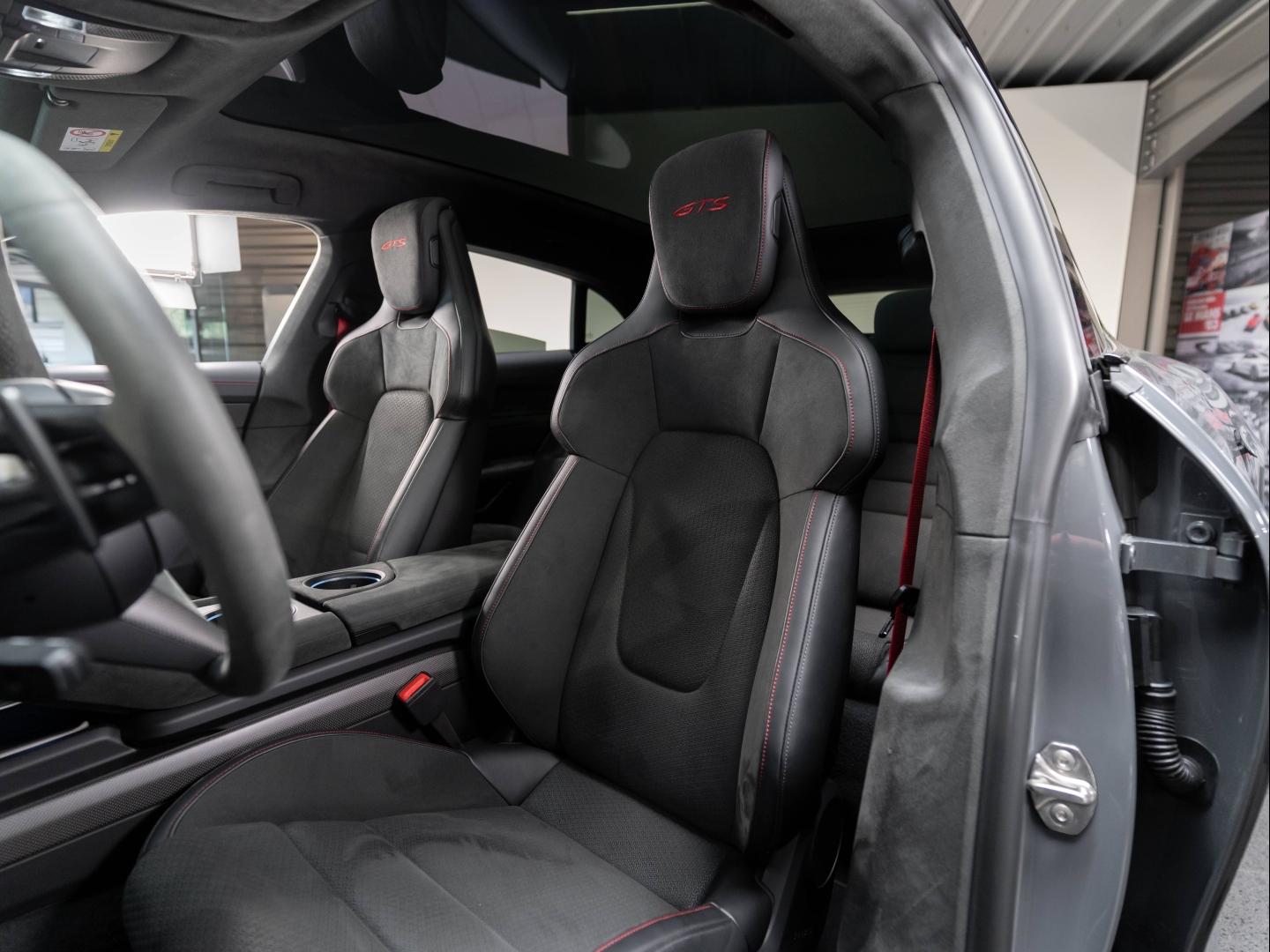 Voitures occasions PORSCHE Taycan Sport Turismo GTS Champagne-au-Mont-d'Or