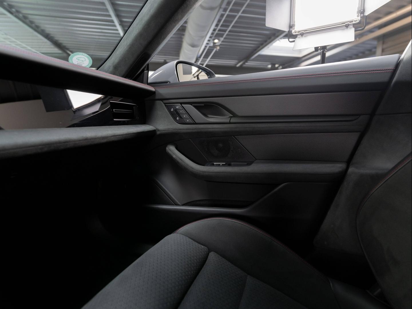 Voitures occasions PORSCHE Taycan Sport Turismo GTS Champagne-au-Mont-d'Or