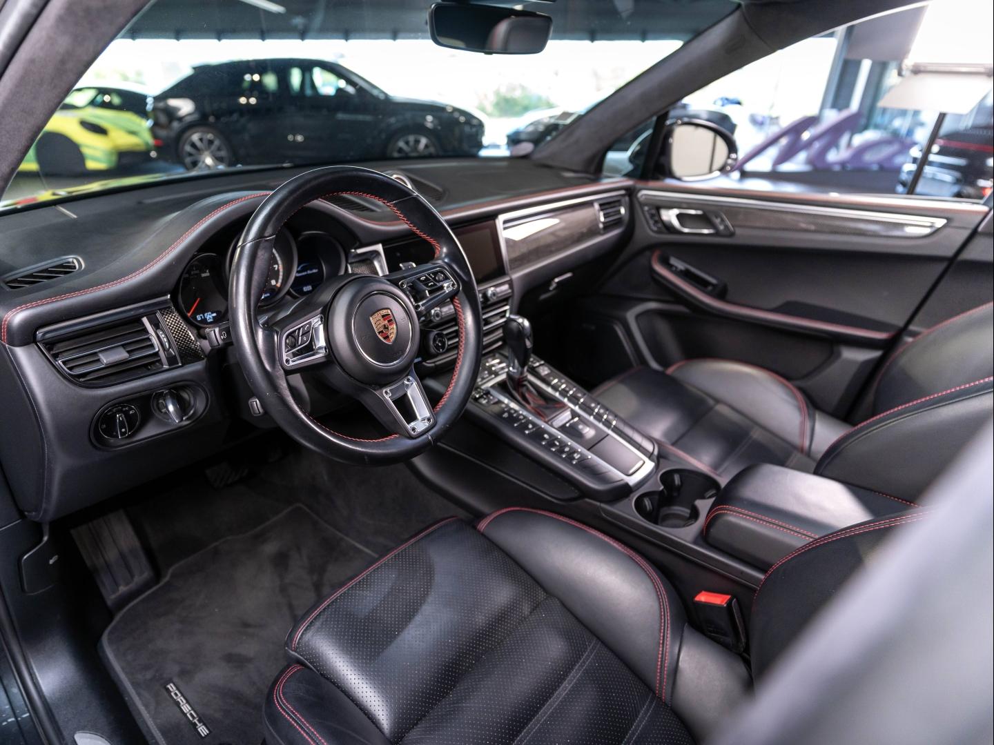 Voitures occasions PORSCHE MACAN Turbo Champagne-au-Mont-d'Or
