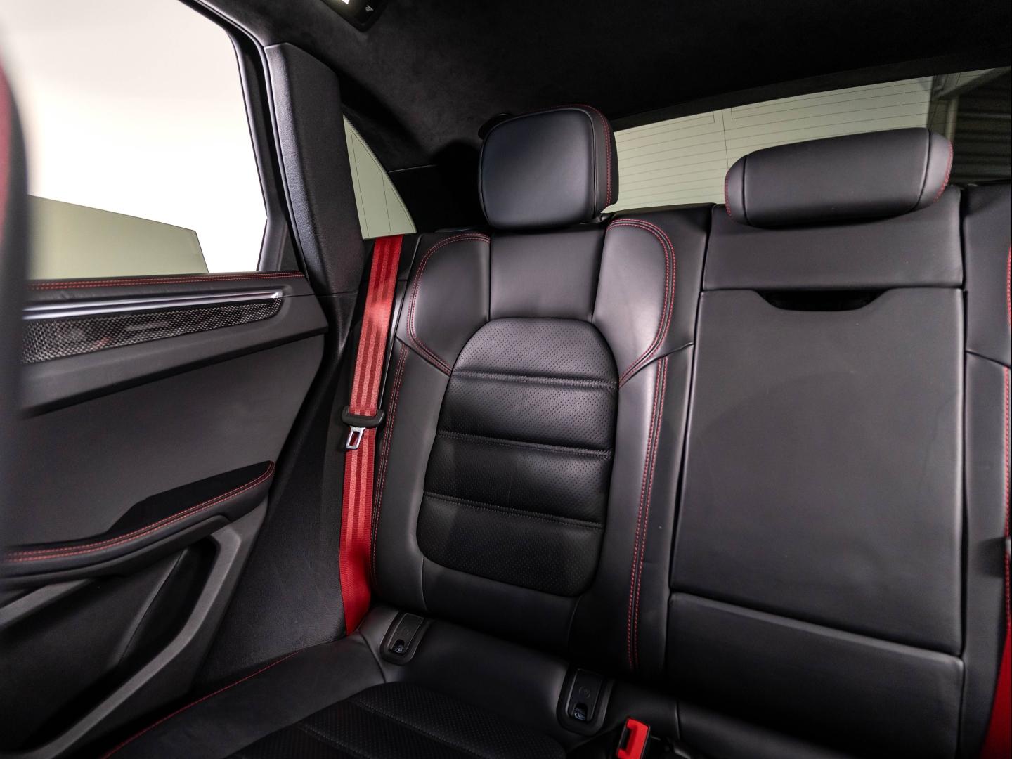 Voitures occasions PORSCHE MACAN Turbo Champagne-au-Mont-d'Or