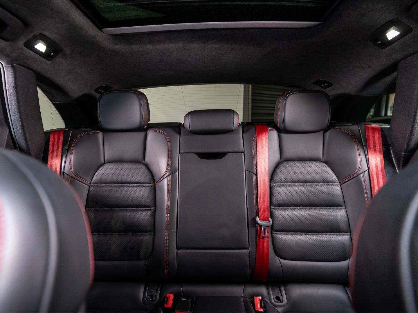 Voitures occasions PORSCHE MACAN Turbo Champagne-au-Mont-d'Or