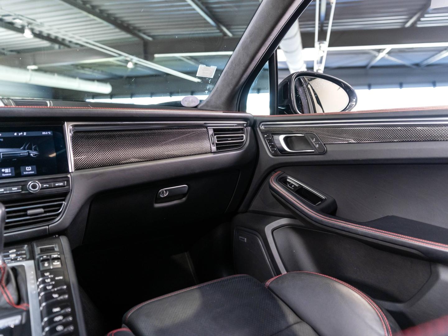 Voitures occasions PORSCHE MACAN Turbo Champagne-au-Mont-d'Or