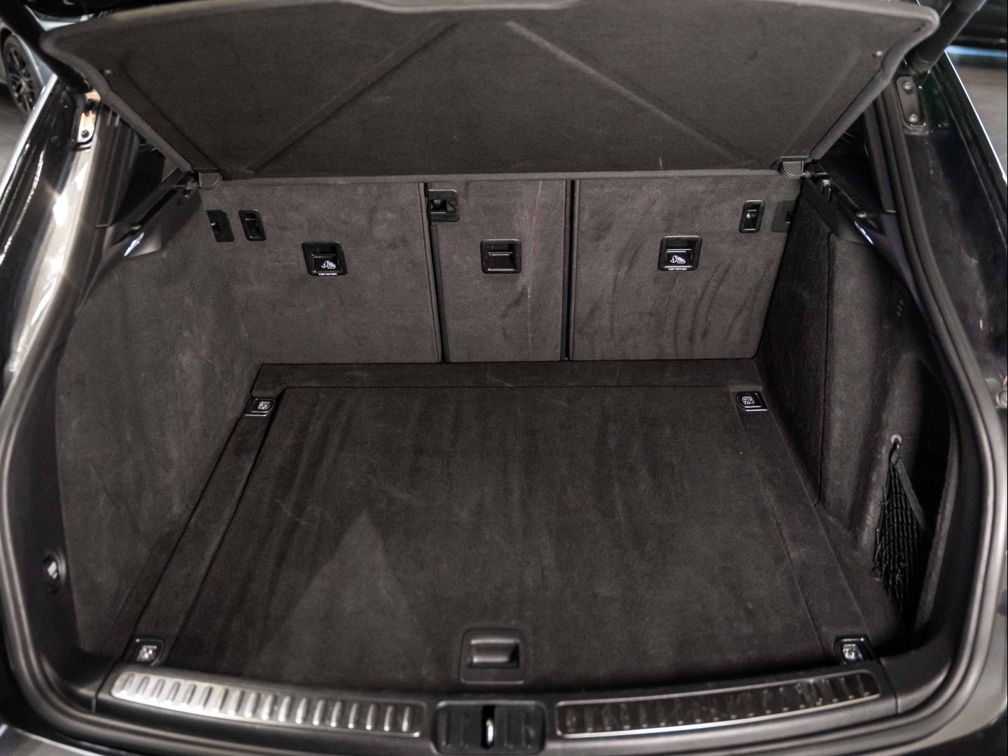 Voitures occasions PORSCHE MACAN Turbo Champagne-au-Mont-d'Or