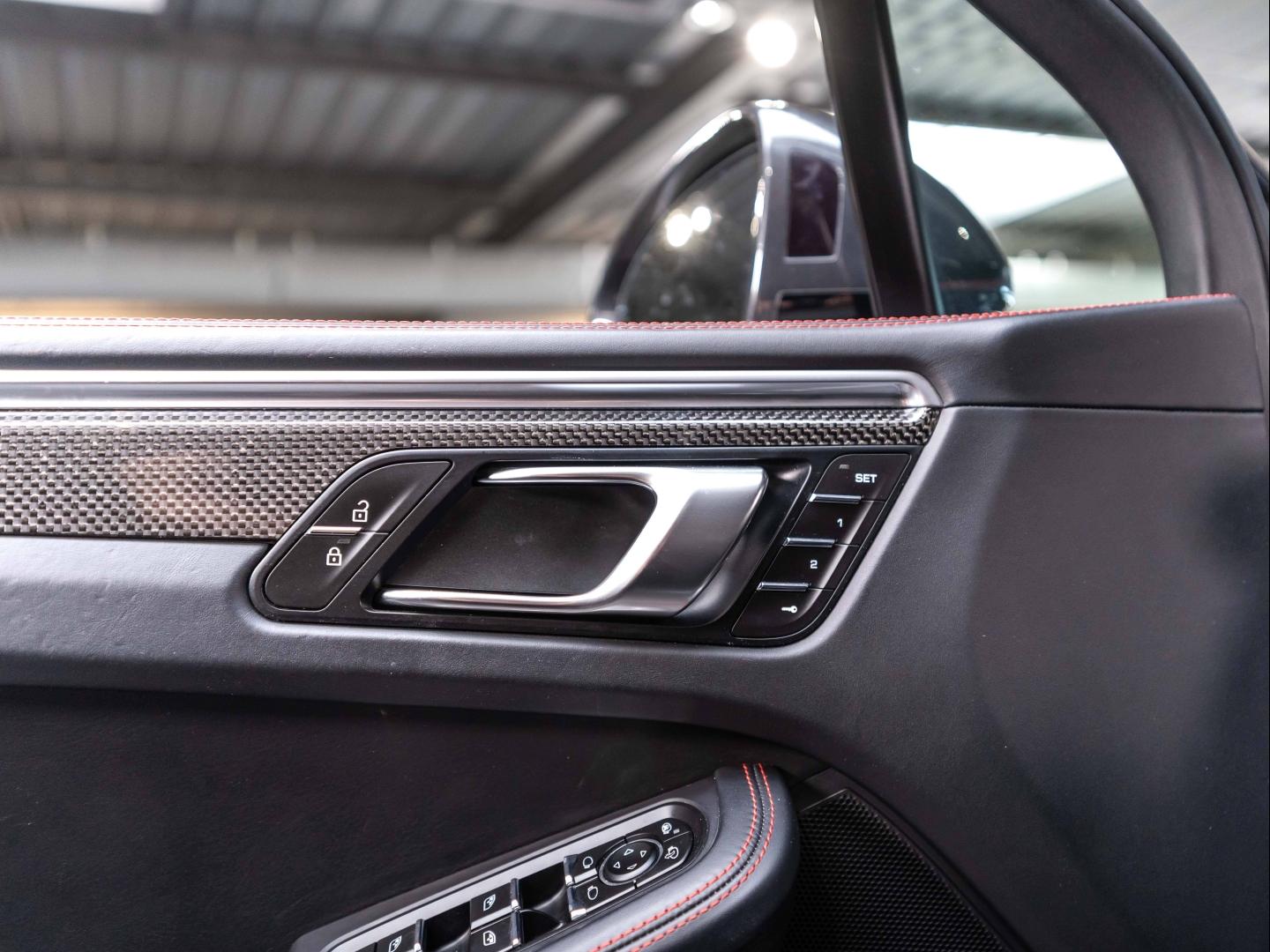Voitures occasions PORSCHE MACAN Turbo Champagne-au-Mont-d'Or