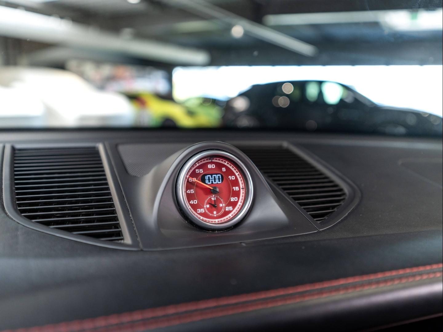 Voitures occasions PORSCHE MACAN Turbo Champagne-au-Mont-d'Or