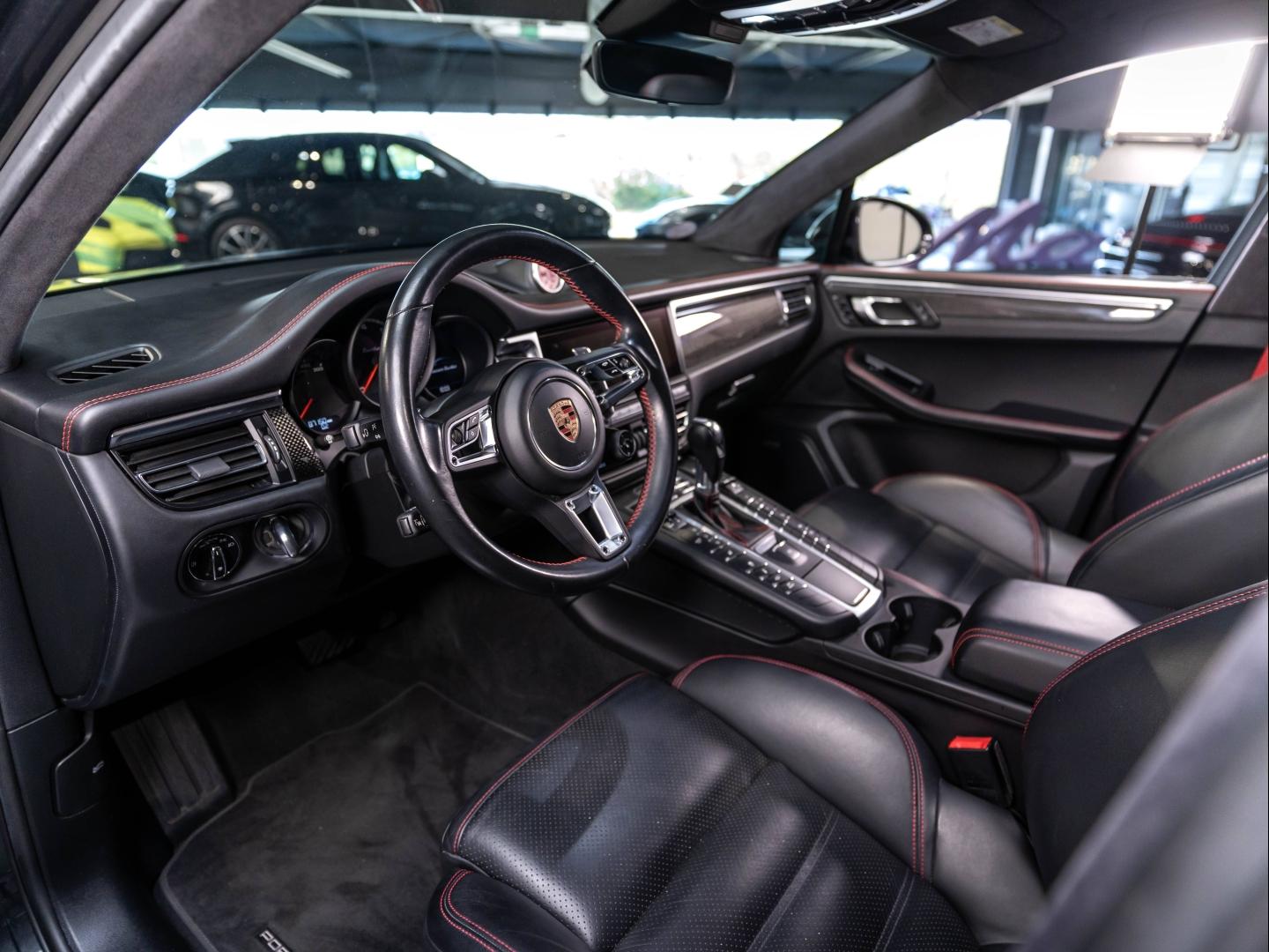 Voitures occasions PORSCHE MACAN Turbo Champagne-au-Mont-d'Or
