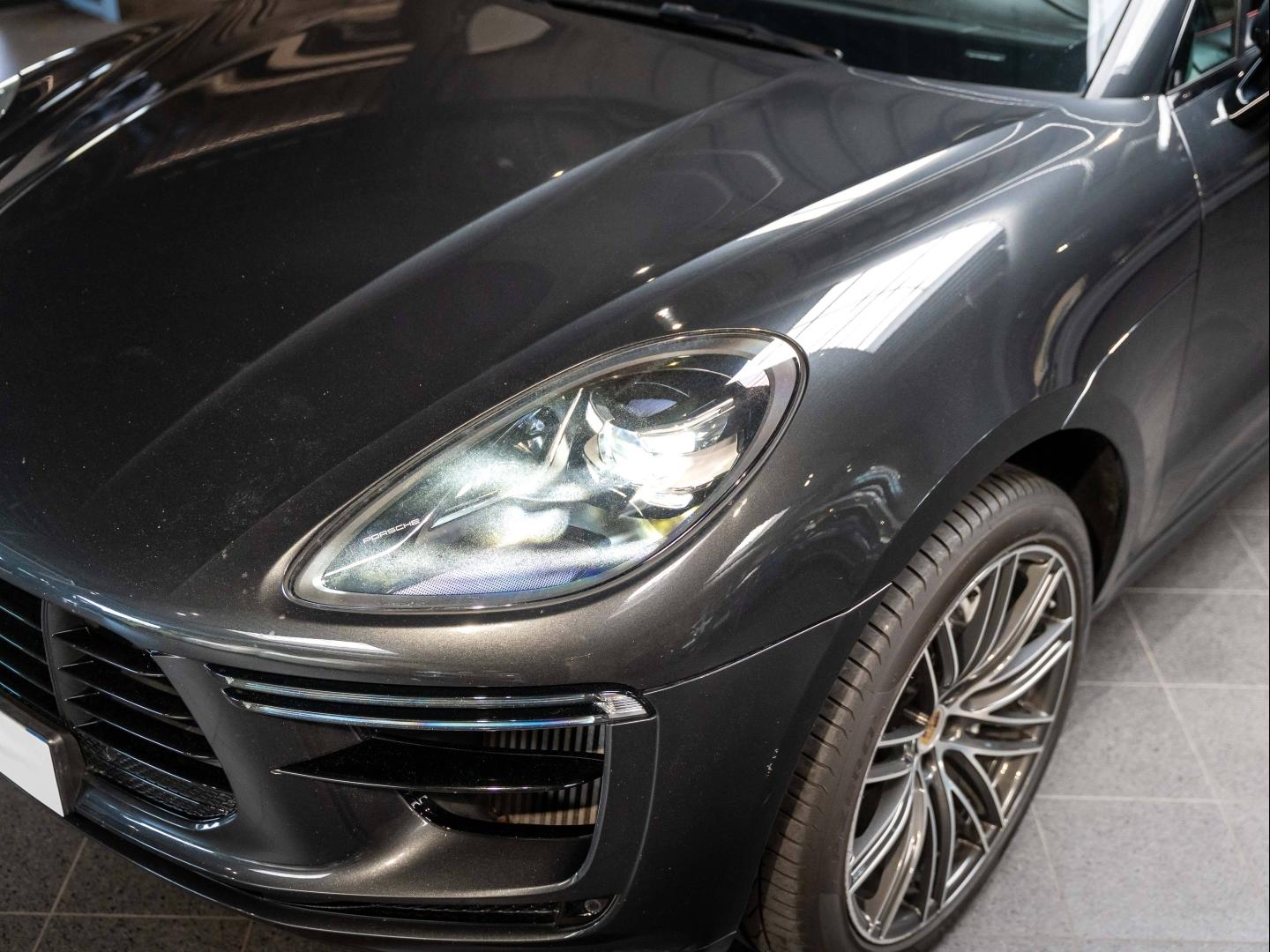 Voitures occasions PORSCHE MACAN Turbo Champagne-au-Mont-d'Or