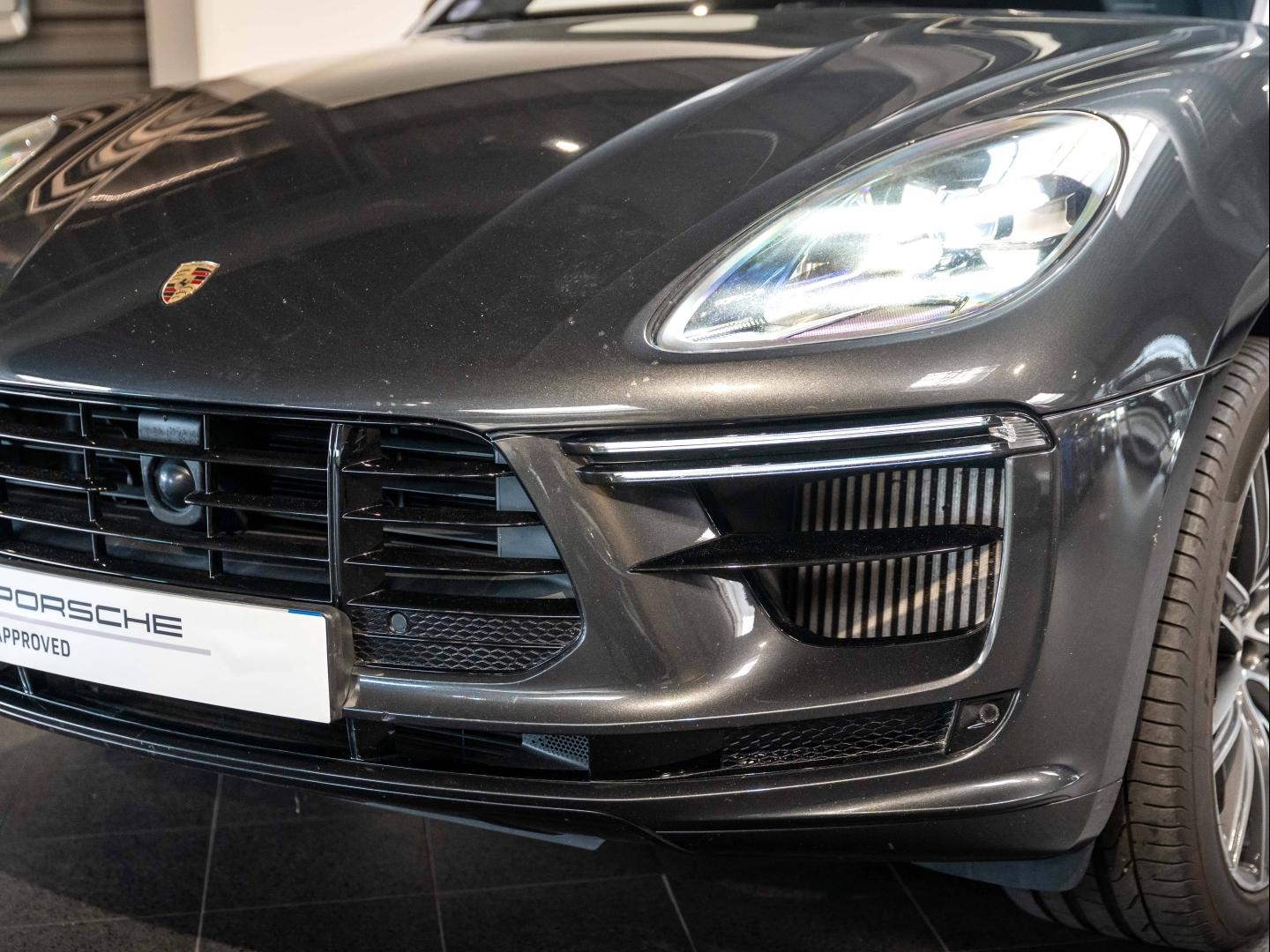 Voitures occasions PORSCHE MACAN Turbo Champagne-au-Mont-d'Or