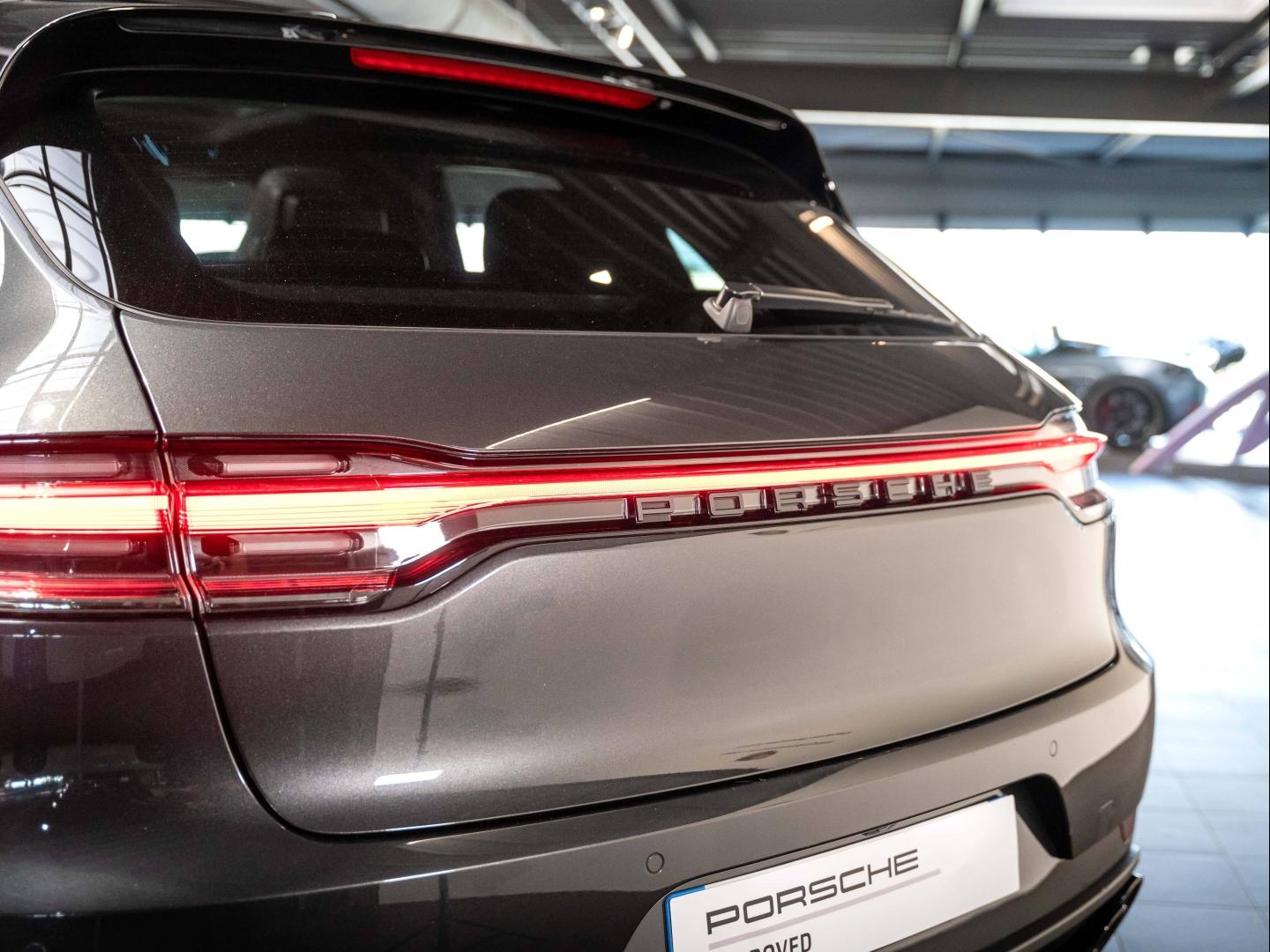 Voitures occasions PORSCHE MACAN Turbo Champagne-au-Mont-d'Or