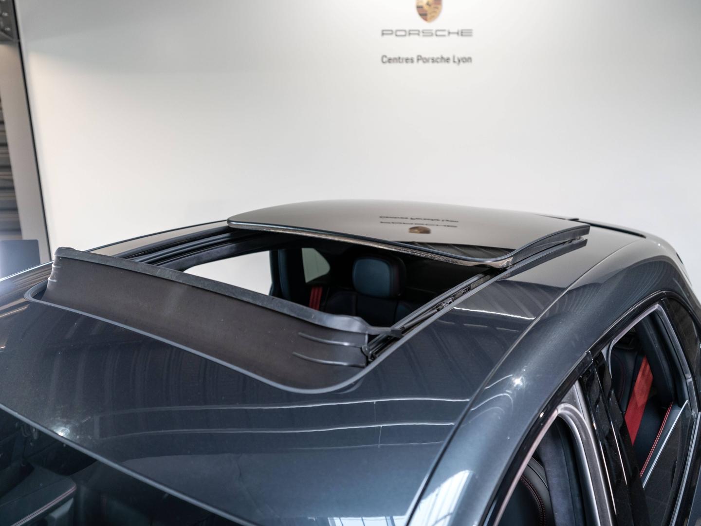 Voitures occasions PORSCHE MACAN Turbo Champagne-au-Mont-d'Or